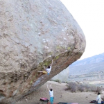 Vidéo: Alban Levier continue son trip à Bishop avec 2 grandes classiques, « Mandala assis » et le highball « Evilution »!