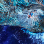 Chris Sharma libère une nouvelle ligne de deep-water extrême à Majorque !