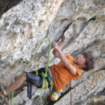 Théo Blass, 10 ans, plus jeune grimpeur à atteindre le 8c