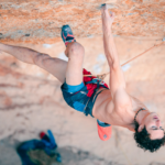 Adam Ondra signe la première ascension d’un nouveau 9a en Espagne !