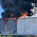 Un immense incendie dévaste une salle d’escalade !