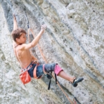 À 12 ans, le français Théo Blass devient le plus jeune de l’Histoire à enchaîner un 9a !
