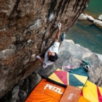 Tomoa Narasaki enchaîne un 8C+ flash ! (Et le décote à 8B+…)