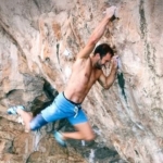 Chris Sharma ouvre une nouvelle ligne extrême de deep-water !