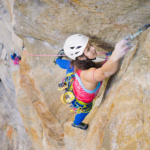 Laura Pineau signe la première ascension féminine de « Wet Lycra Nightmare » (8b, 270 m) au Yosemite
