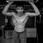 Dans la tête d’Alex Honnold : que se passe-t-il vraiment dans son cerveau quand il grimpe en solo ?