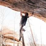 À 16 ans, il devient le plus jeune grimpeur de l’histoire à enchaîner un 9A bloc !