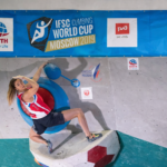 Quatre ans après le début de la guerre, les Russes et Biélorusses reviennent en compétition internationale… mais à quel prix ?