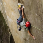 Connor Herson enchaîne “Bon Voyage” 9a trad à Annot