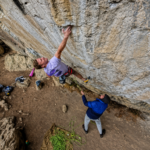Deux répétitions en 22 ans : Jakob Schubert vient à bout de « Mongo » un 9a ultra brutal !